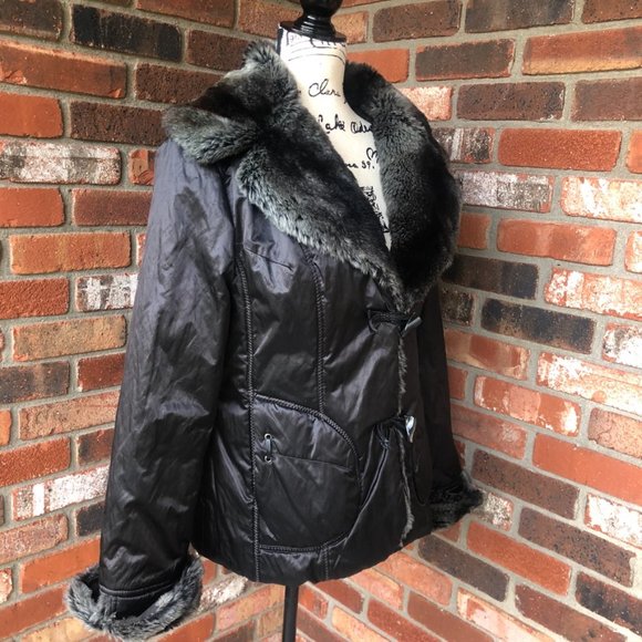 A.N.A. BLACK  COAT  FAUX FUR COLLAR SIZE MEDIUM - Picture 10 of 13